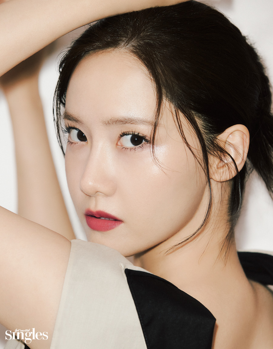 윤아가 에스티로더와 함께한 싱글즈 화보